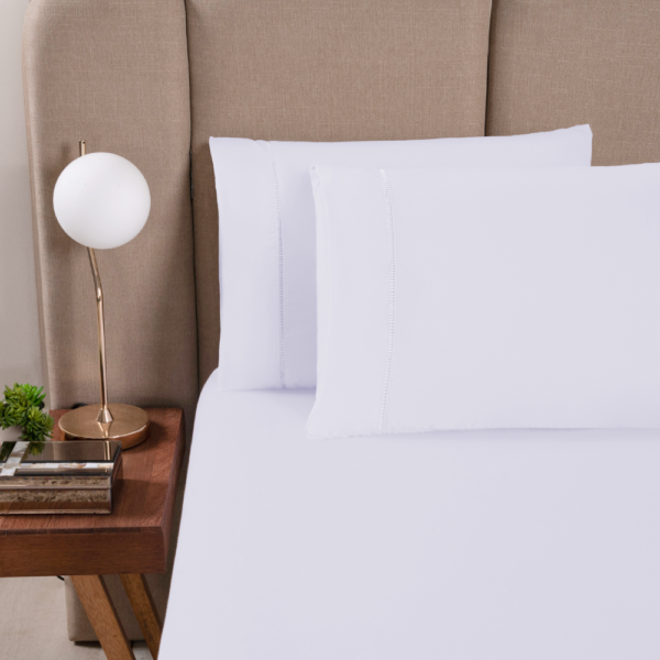 Par de Fronhas Versatile Ponto Palito 2 Peças 70cm x 50cm 100% Poliéster Micropercal 300 Fios - Branco (VED525901)